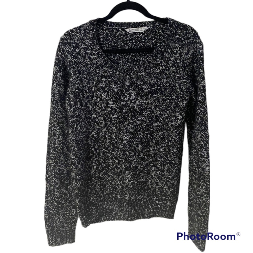 A Bluenotes  sweater in size extra large